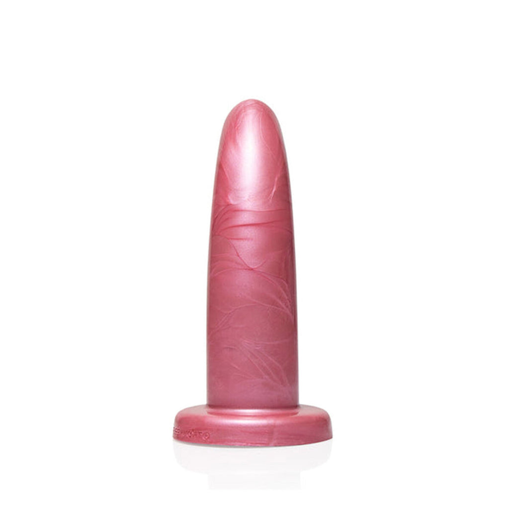 Dildo HerSpot Fleshlight rosa de silicona médica, flexible e impermeable, diseño ergonómico y elegante para estimulación íntima.