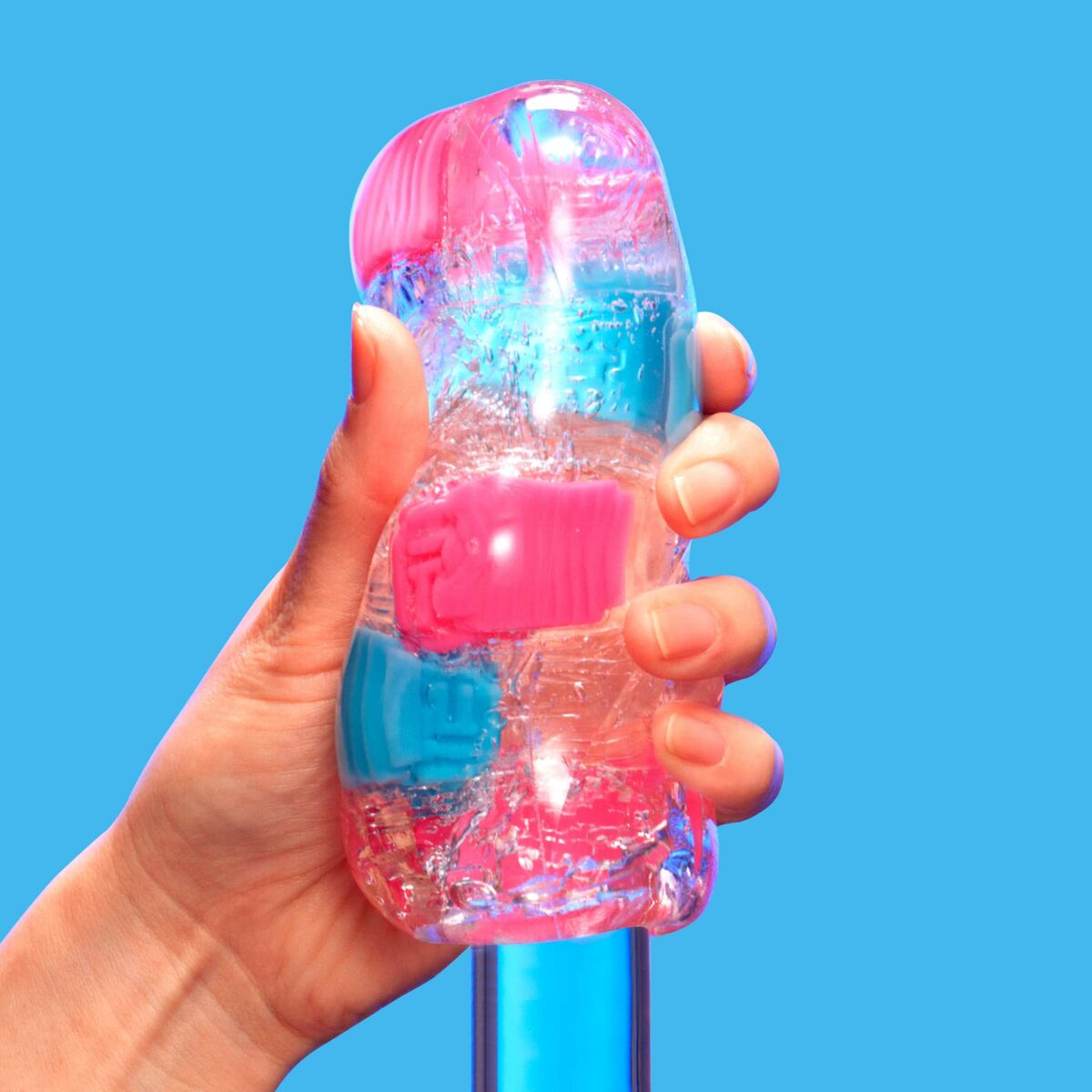 Masturbador Tenga, diseño ergonómico con múltiples modos de vibración, impermeable y compatible con lubricantes a base de agua.